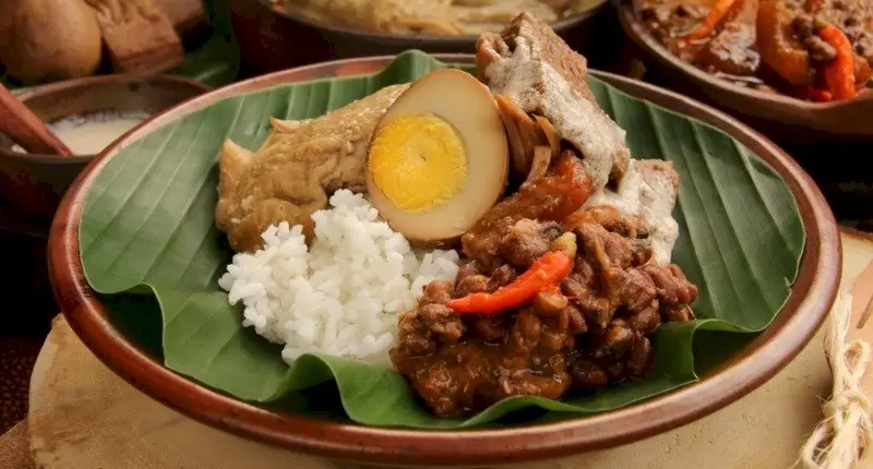 Menggoyang Lidah di Jogja: Beberapa Makanan Wajib Dicoba